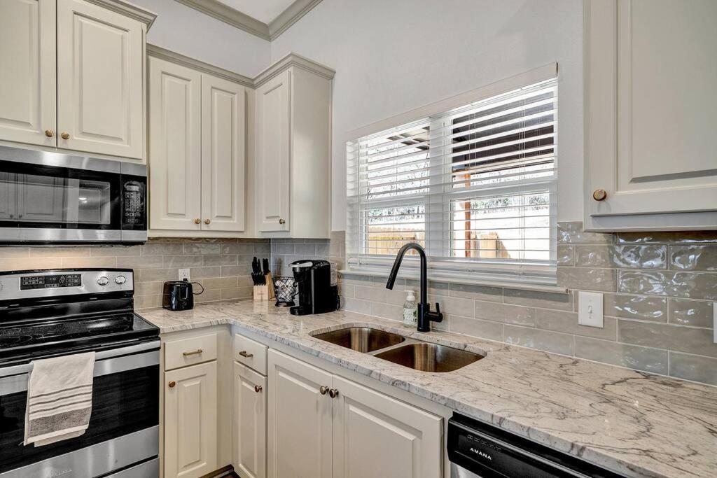 Villa Alamo Luxury Living Up To 11 Tyler Esterno foto