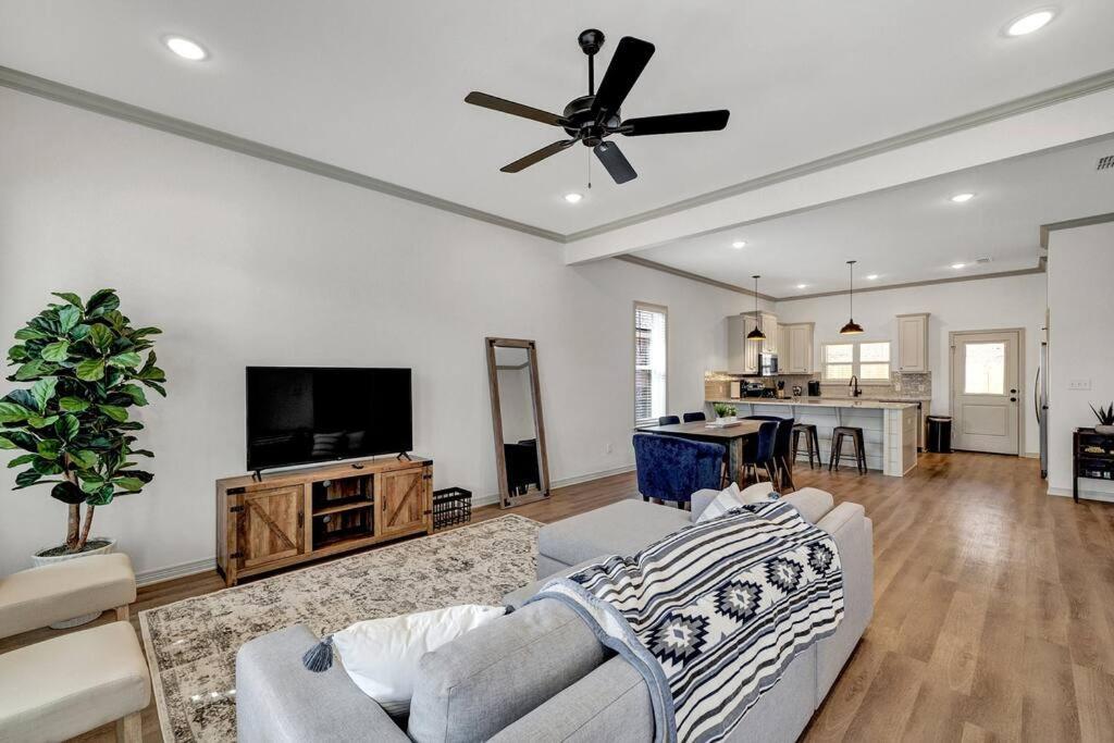 Villa Alamo Luxury Living Up To 11 Tyler Esterno foto