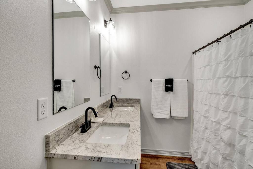 Villa Alamo Luxury Living Up To 11 Tyler Esterno foto